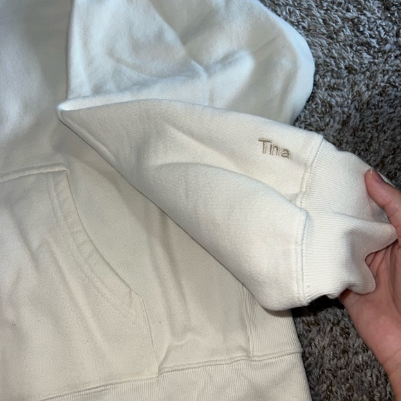 aritzia cozy fleece mega hoodie - Picture 4 of 5